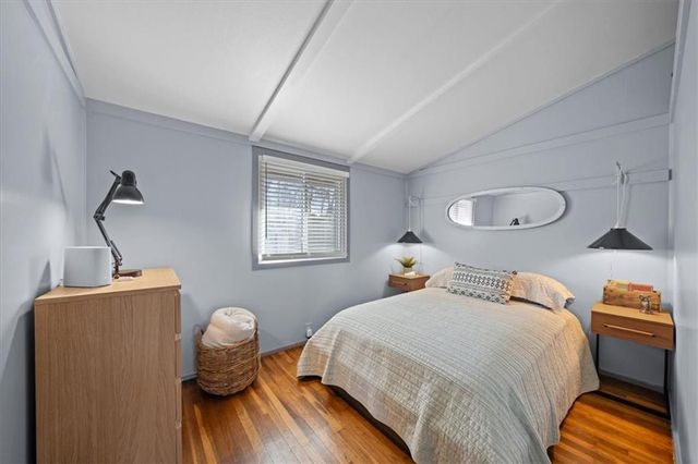 9801 E 33rd Street S, Independence, MO 64052