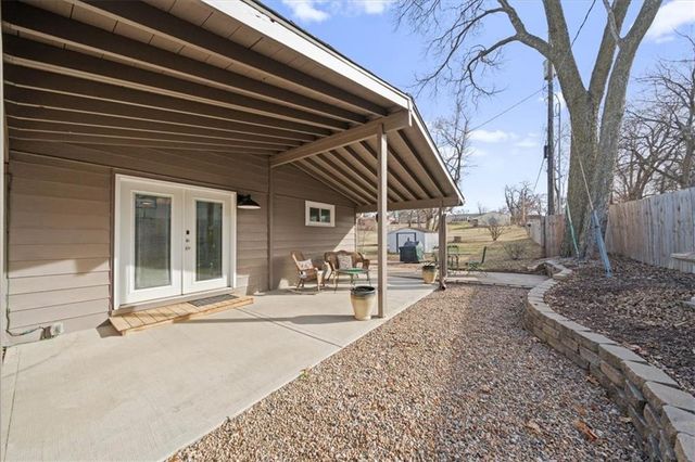 9801 E 33rd Street S, Independence, MO 64052