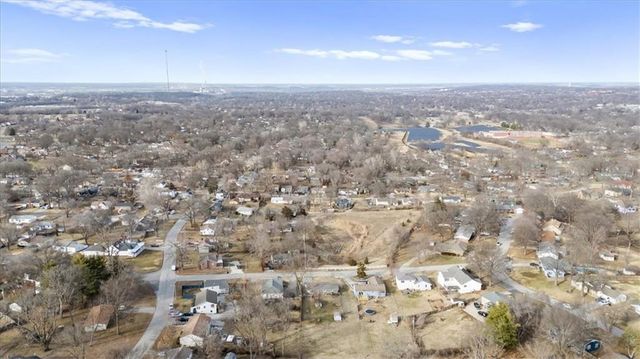 9801 E 33rd Street S, Independence, MO 64052