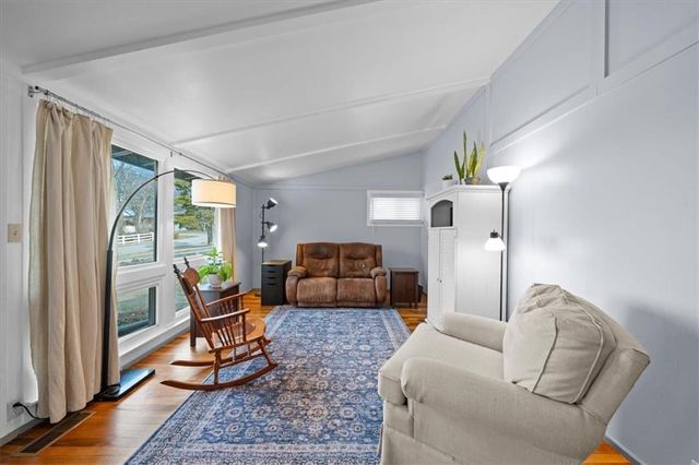 9801 E 33rd Street S, Independence, MO 64052