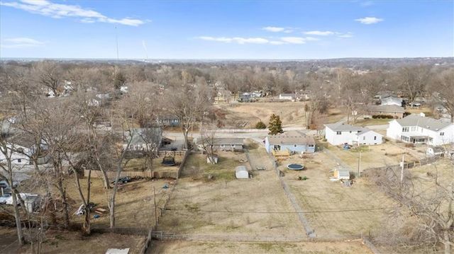 9801 E 33rd Street S, Independence, MO 64052