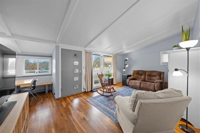 9801 E 33rd Street S, Independence, MO 64052