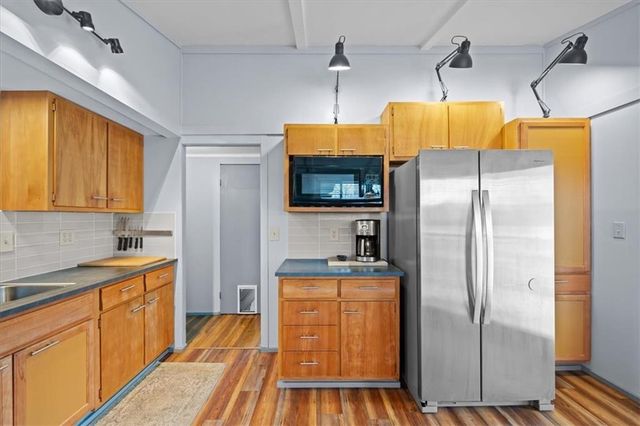 9801 E 33rd Street S, Independence, MO 64052