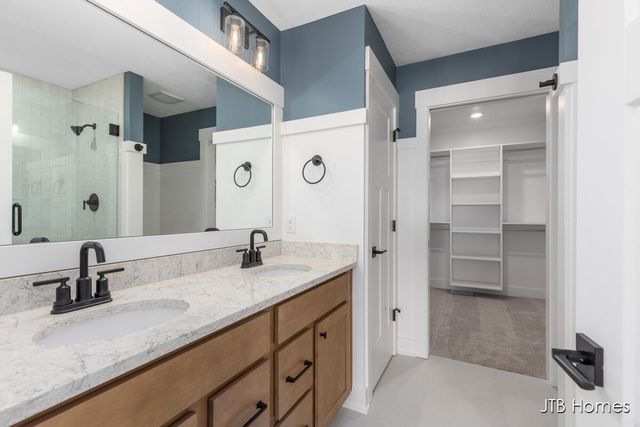 7105 Kettle Dale Avenue, Alto, MI 49302