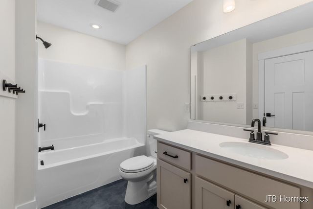 7105 Kettle Dale Avenue, Alto, MI 49302