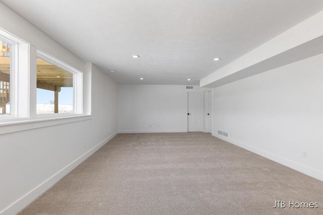 7105 Kettle Dale Avenue, Alto, MI 49302