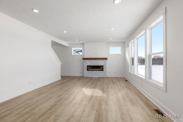 7105 Kettle Dale Avenue, Alto, MI 49302