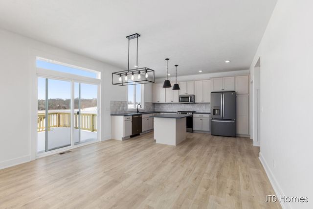 7105 Kettle Dale Avenue, Alto, MI 49302