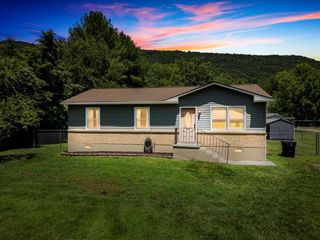 4851 Bradshaw RD, Salem, VA 24153