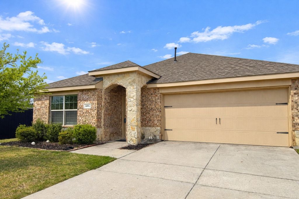 404 Paddock Lane, Celina, TX 75009