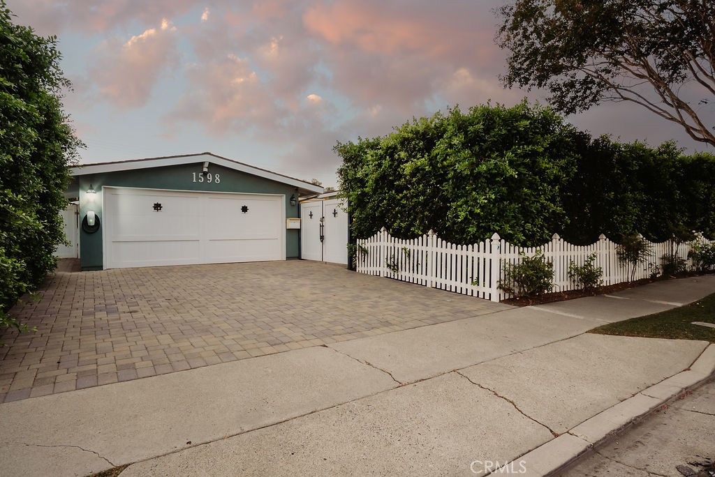 1598 Baker Street, Costa Mesa, CA 92626 — exterior