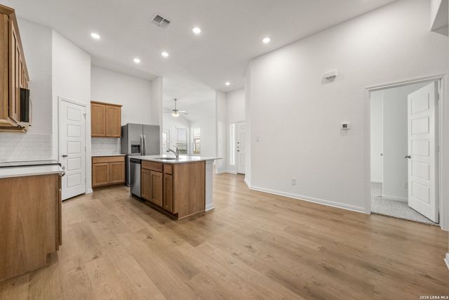 5411 Devils Gate Unit 2, Converse, TX 78109