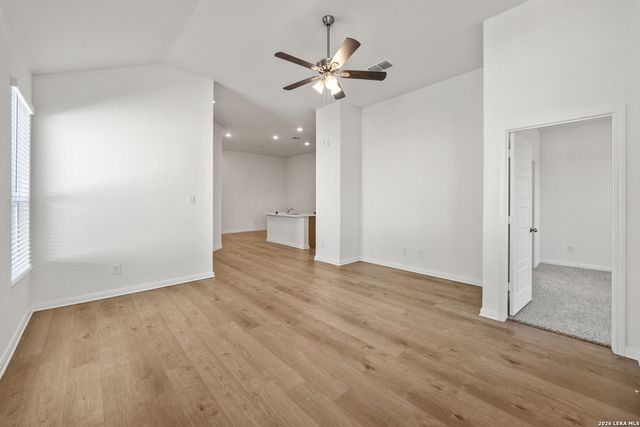 5411 Devils Gate Unit 2, Converse, TX 78109