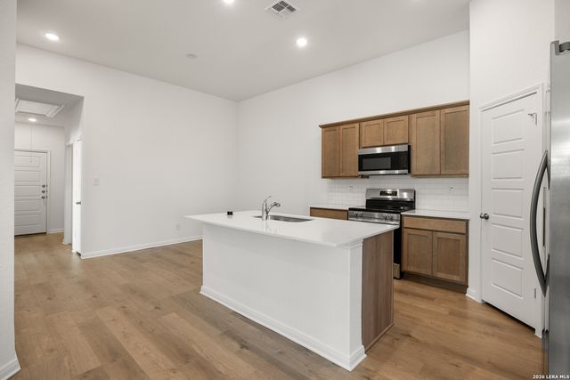 5411 Devils Gate Unit 2, Converse, TX 78109