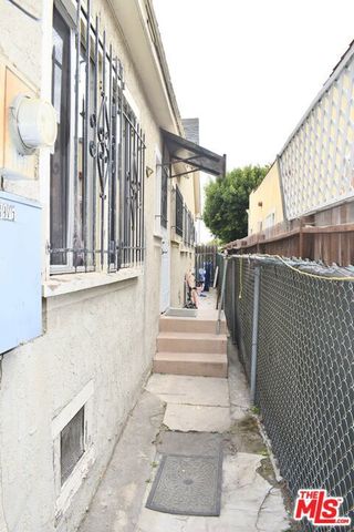 3973 S Van Ness Avenue, Los Angeles, CA 90062