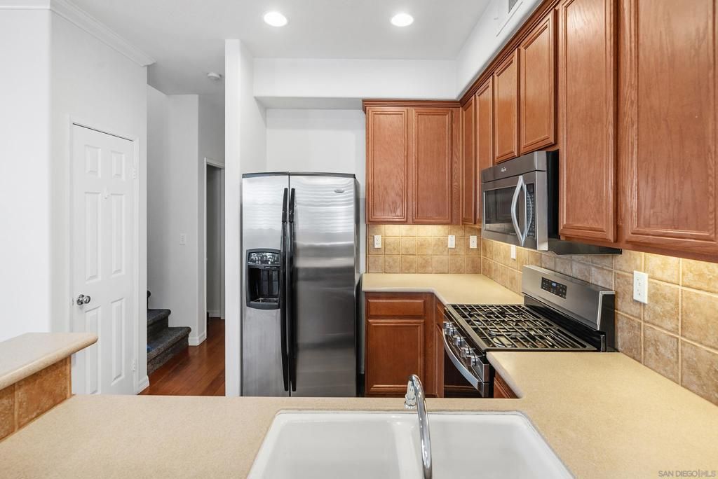 Image 11 of property listing at 2185 Caminito Rinaldo 118, Chula Vista, CA 91915