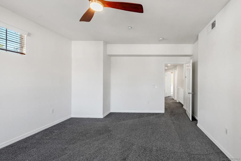 Image 12 of property listing at 2185 Caminito Rinaldo 118, Chula Vista, CA 91915