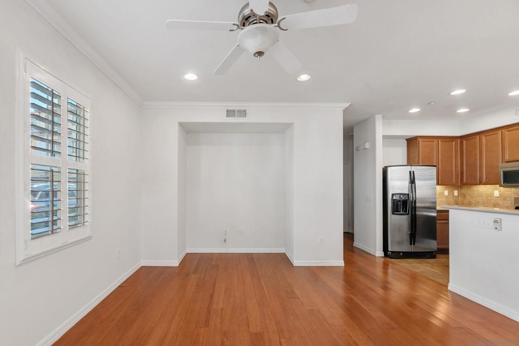 Image 5 of property listing at 2185 Caminito Rinaldo 118, Chula Vista, CA 91915