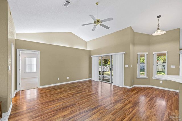 2033 Hamilton Crossing Blvd, Pensacola, FL 32533