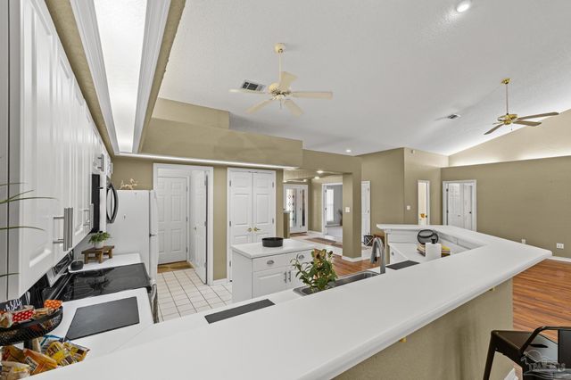 2033 Hamilton Crossing Blvd, Pensacola, FL 32533