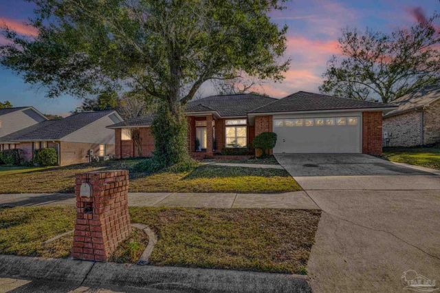 2033 Hamilton Crossing Blvd, Pensacola, FL 32533