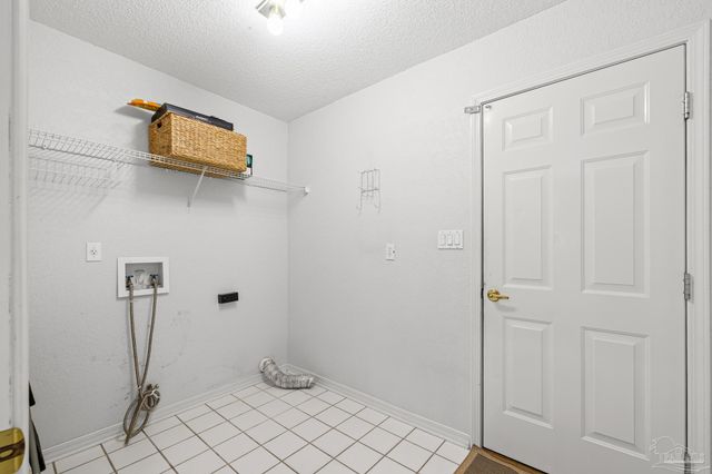 2033 Hamilton Crossing Blvd, Pensacola, FL 32533