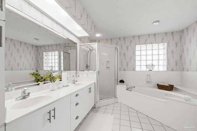 2033 Hamilton Crossing Blvd, Pensacola, FL 32533