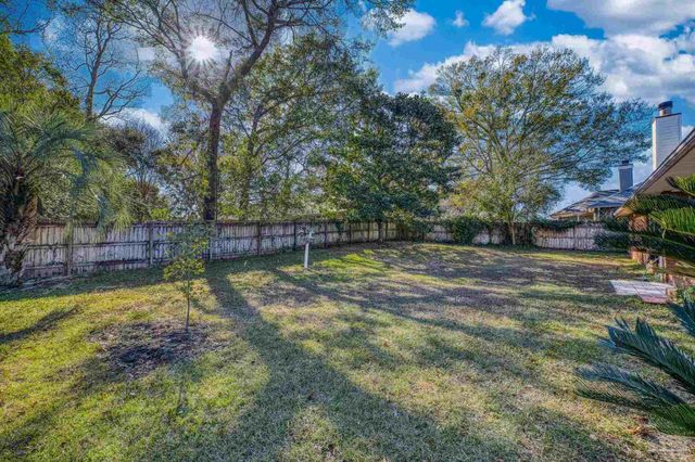 2033 Hamilton Crossing Blvd, Pensacola, FL 32533