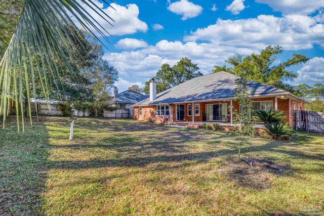 2033 Hamilton Crossing Blvd, Pensacola, FL 32533