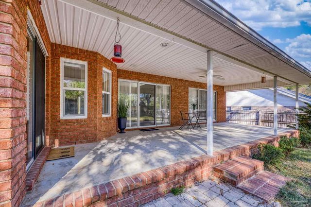 2033 Hamilton Crossing Blvd, Pensacola, FL 32533