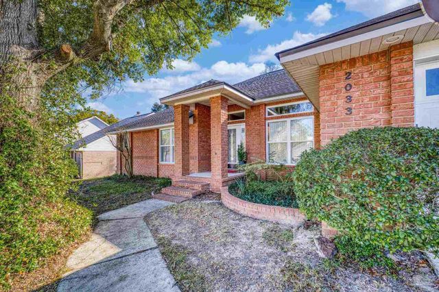 2033 Hamilton Crossing Blvd, Pensacola, FL 32533