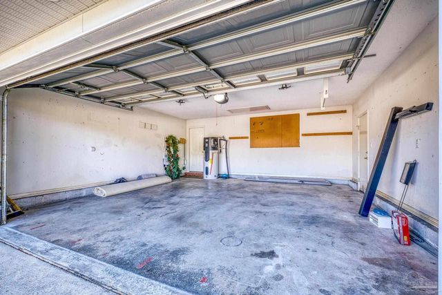 2033 Hamilton Crossing Blvd, Pensacola, FL 32533