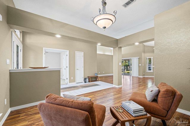 2033 Hamilton Crossing Blvd, Pensacola, FL 32533