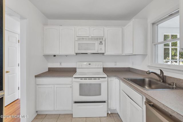 967 Raleigh Drive, Toms River, NJ 08753