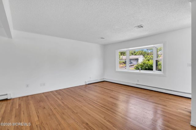 967 Raleigh Drive, Toms River, NJ 08753