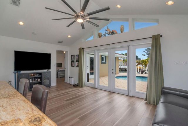 405 DRIFTWOOD DRIVE E, Palm Harbor, FL 34683