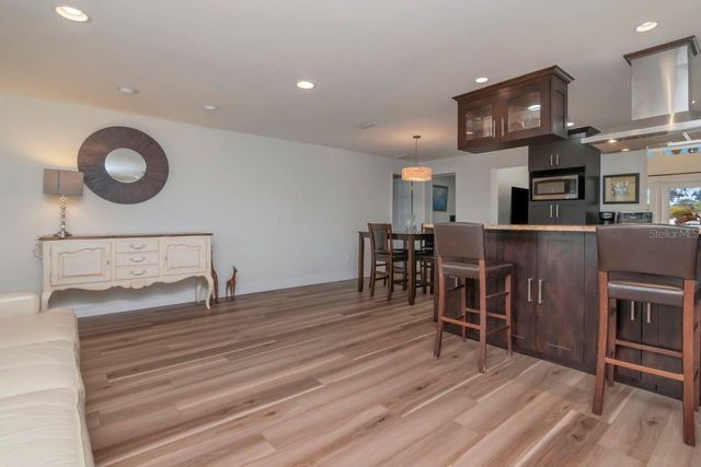 405 DRIFTWOOD DRIVE E, Palm Harbor, FL 34683