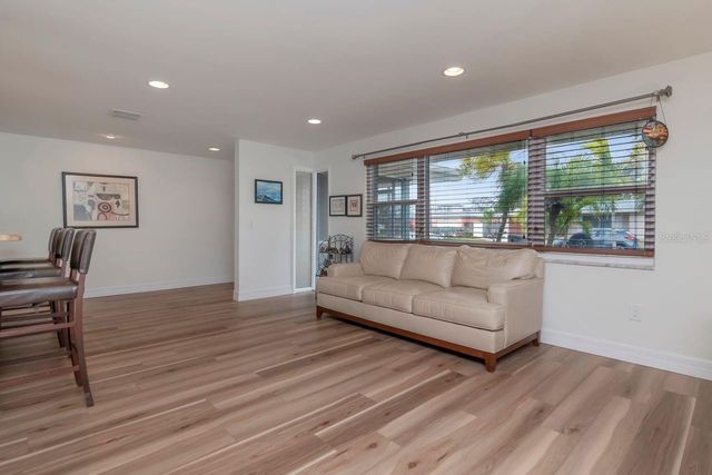 405 DRIFTWOOD DRIVE E, Palm Harbor, FL 34683