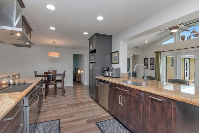 405 DRIFTWOOD DRIVE E, Palm Harbor, FL 34683