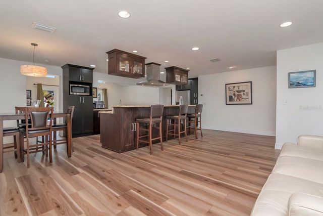 405 DRIFTWOOD DRIVE E, Palm Harbor, FL 34683