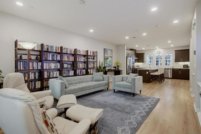 12922 Peppergrass Creek Gate 66, San Diego, CA 92130