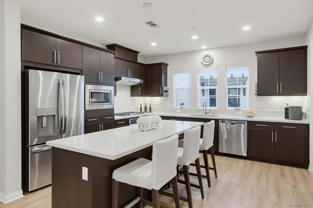 12922 Peppergrass Creek Gate 66, San Diego, CA 92130