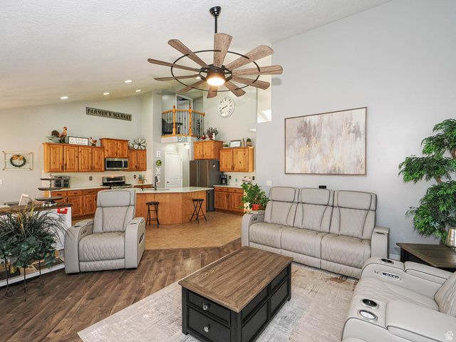 8124 S MACKS INN CIR, West Jordan, UT 84081