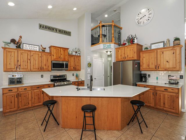 8124 S MACKS INN CIR, West Jordan, UT 84081