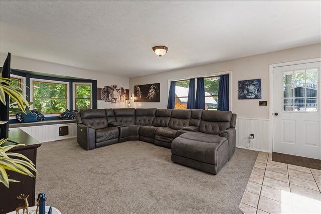 22420 Mckenzie Street, Dowagiac, MI 49047