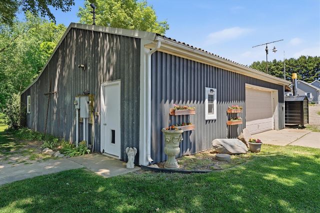 22420 Mckenzie Street, Dowagiac, MI 49047