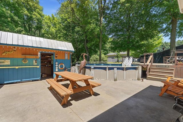 22420 Mckenzie Street, Dowagiac, MI 49047