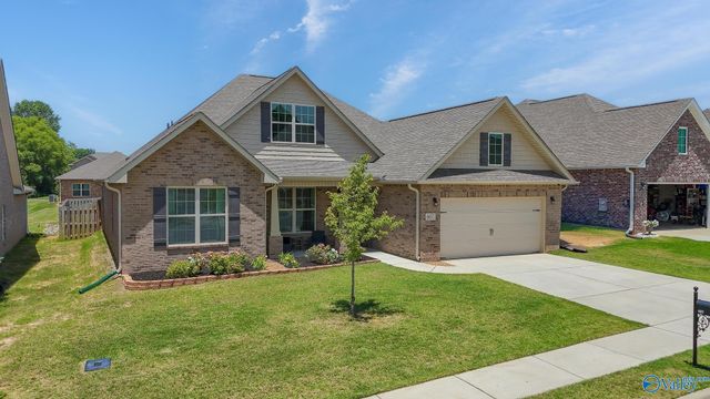 607 Magnolia Cove Lane SW, Hartselle, AL 35640