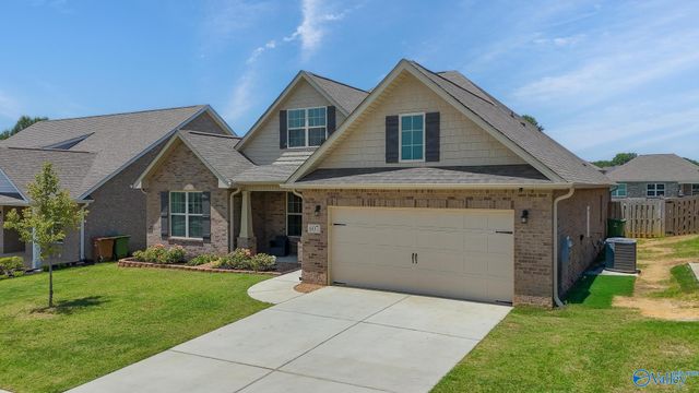 607 Magnolia Cove Lane SW, Hartselle, AL 35640