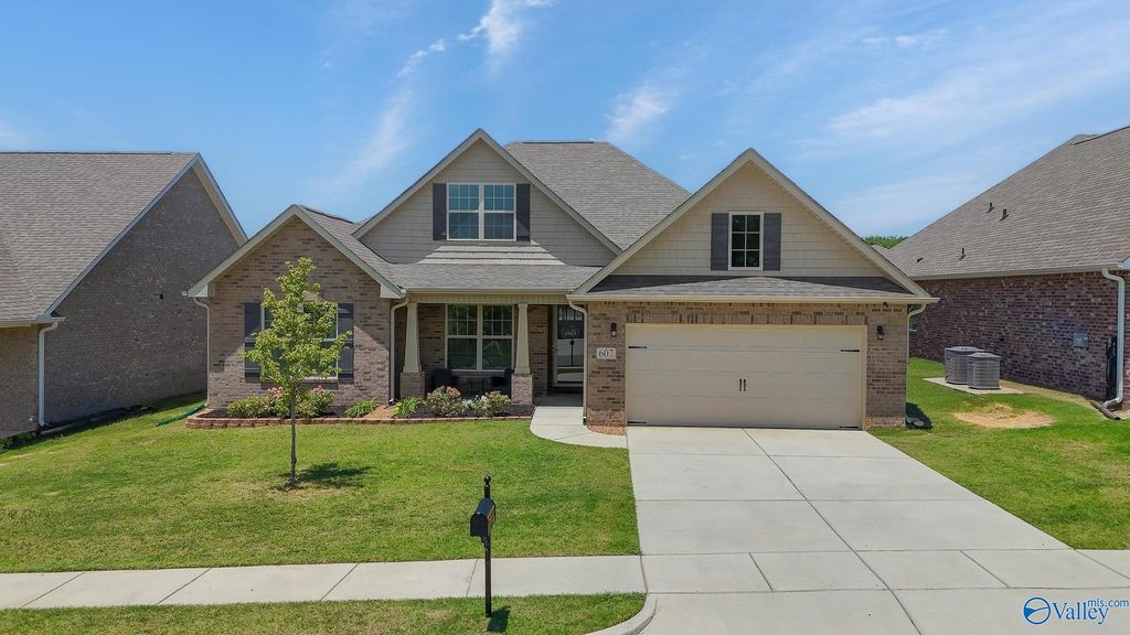 607 Magnolia Cove Lane SW, Hartselle, AL 35640